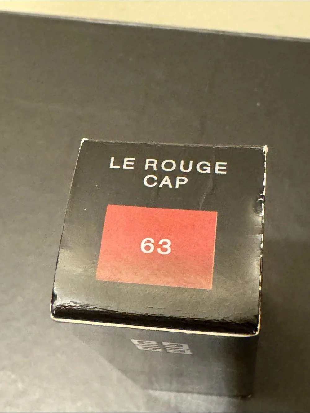 BNIB Givenchy Le Rouge Couture Cap With Loop #63 Porté Centure Burgundy Color